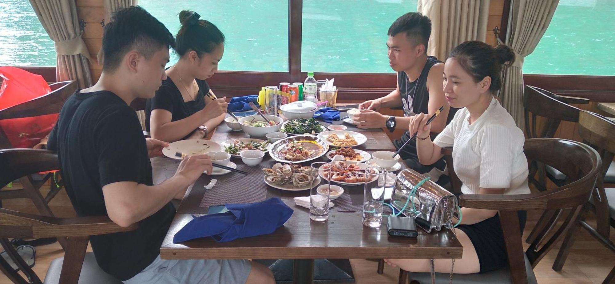 Cat Ba Victory Hostel Dong Khe Sau Extérieur photo